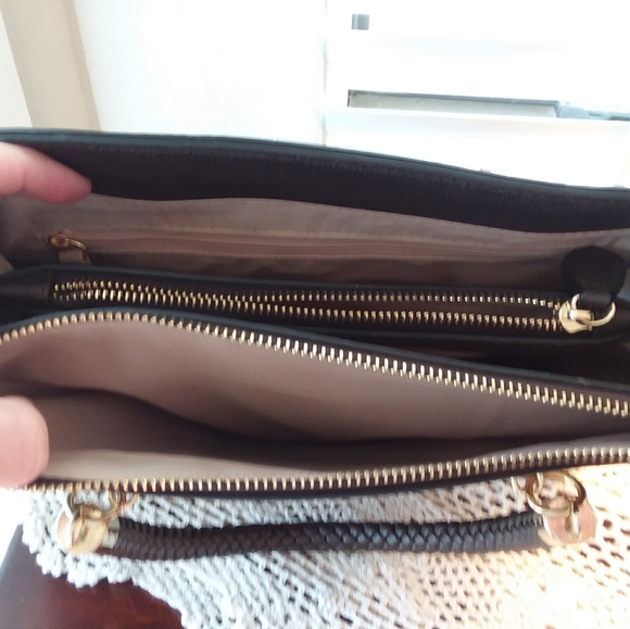 Adjustable straps handbag - Picture 5 of 8